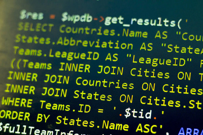 web 開發人員 php 代碼關閉。使用條紋 api 為客戶充電。在線支付處理。抽象信息技術現代背景。網絡開發者的概念屏幕